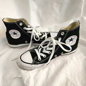 Chuck Taylor All Star Leather High Top - UNISEX - Women's Size 7 - Men's Size 5